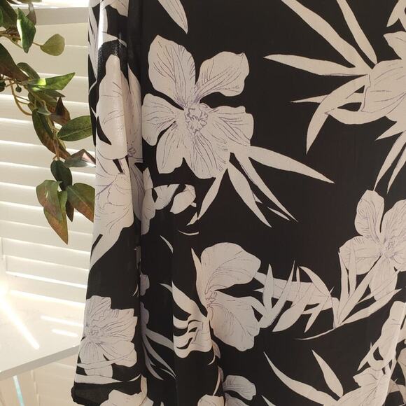 SHOW ME YOUR MUMU BLACK WHITE FLORAL DRESS SIZE SM - Picture 4 of 7